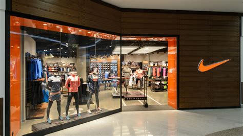 nike vincom đồng khởi